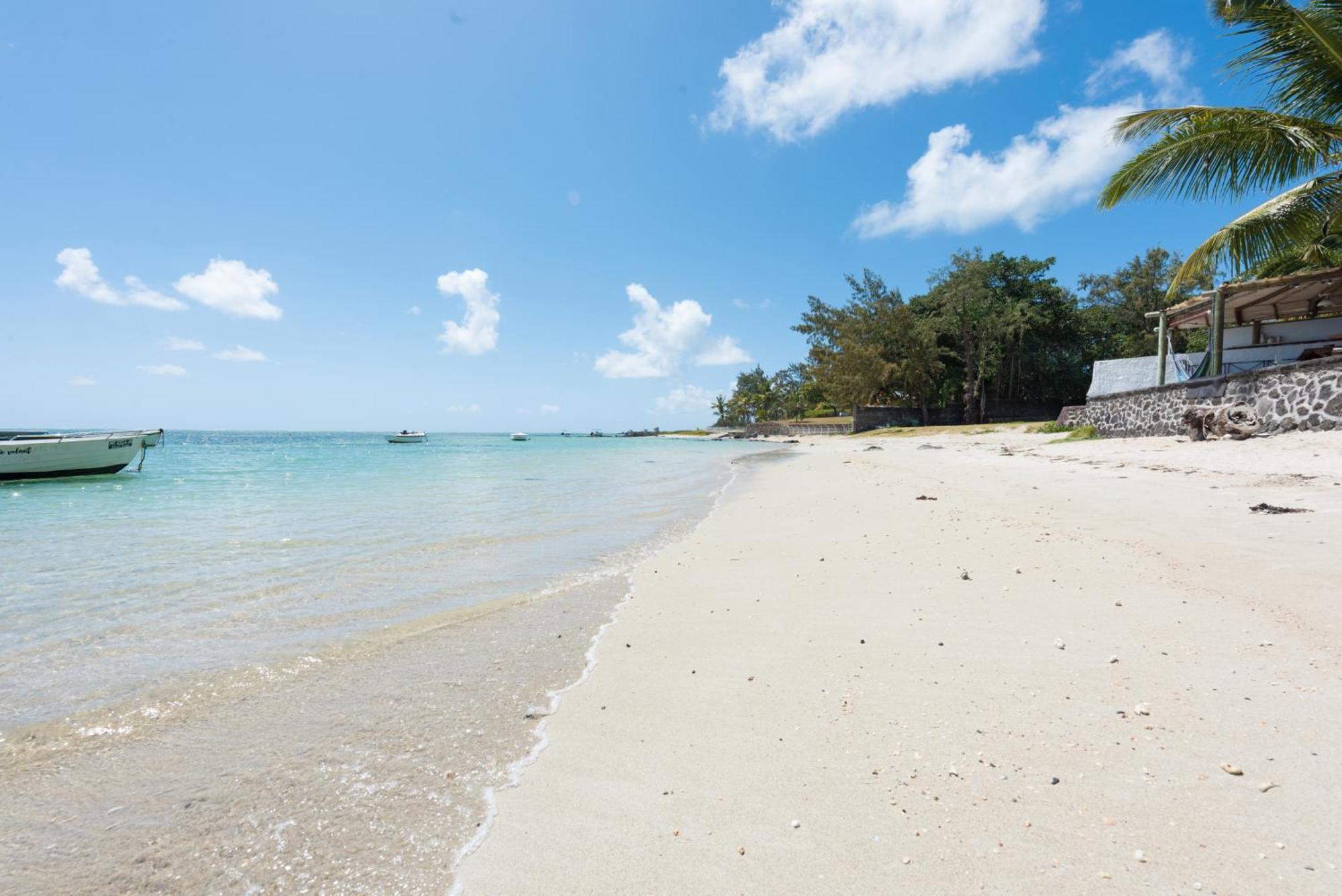 Quaint Beach Villa In A Fishing Village غراند غايوب المظهر الخارجي الصورة